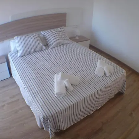 Apartamento Atico De La Luna, *